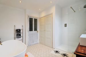 Photo 1- click for photo gallery